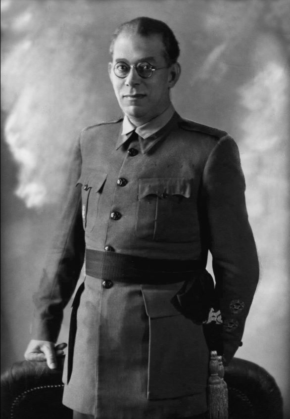 Black and white portrait of Emilio Mola wearing a military uniform
