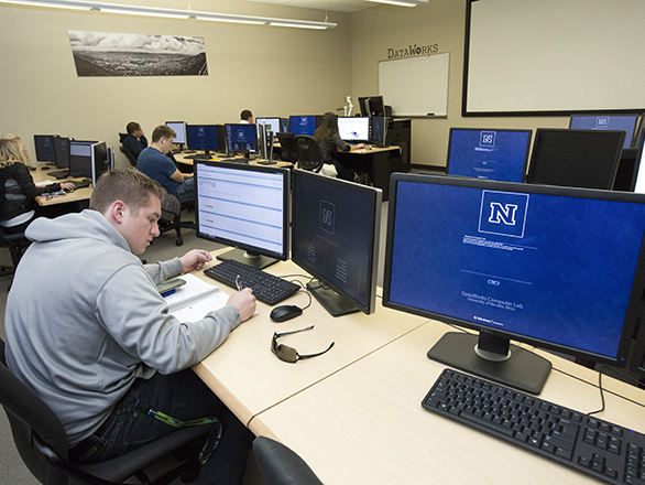 Students working in the Dataworks lab.