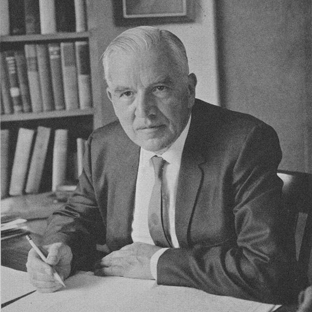 Portrait of Frits Went in an office.